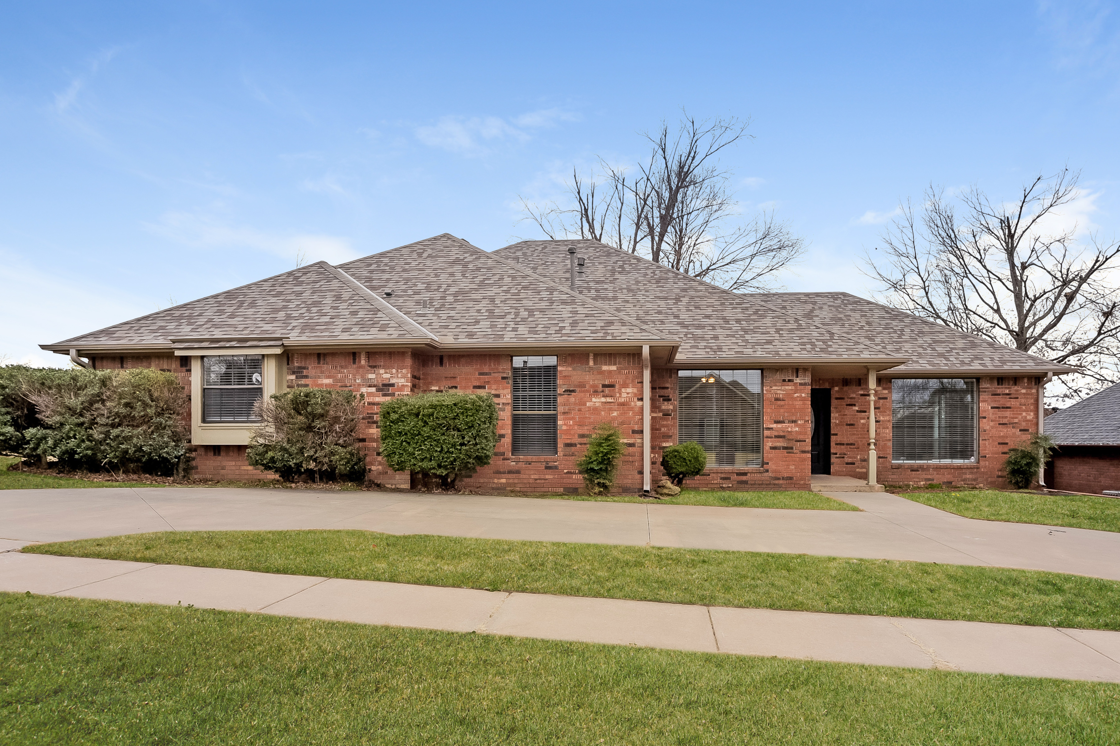 1100 FOUNTAIN GATE CT NORMAN, OK 73072